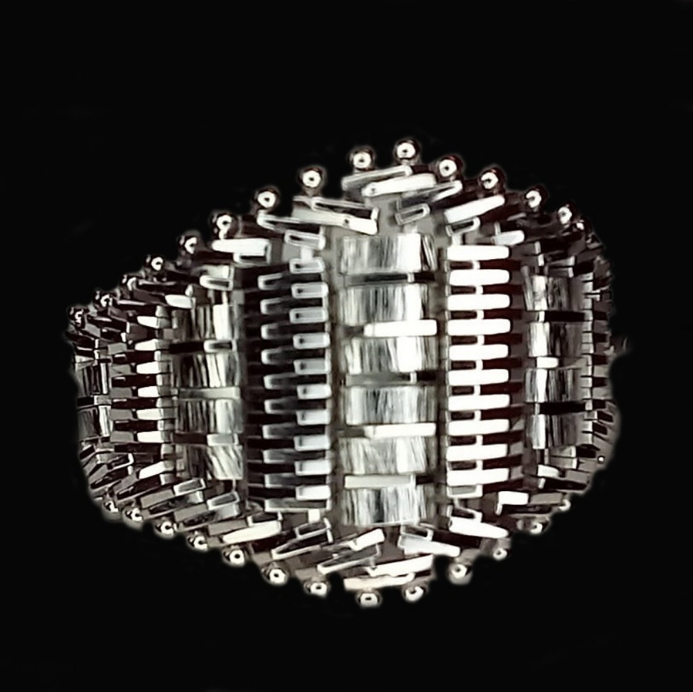 White gold ladies fashion ring